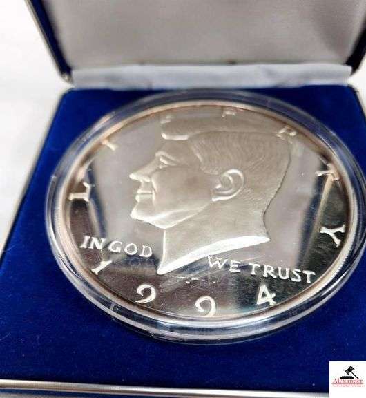 1994 KENNEDY ONE HALF POUND PURE SILVER COIN - THE WASHINGTON MINT CASE image