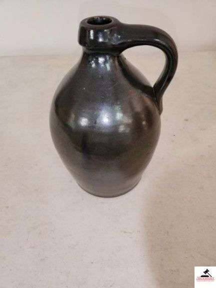 STONEWARE JUG W/ HANDLE - BLACK - 5" BASE - 9" TALL - (LR) image