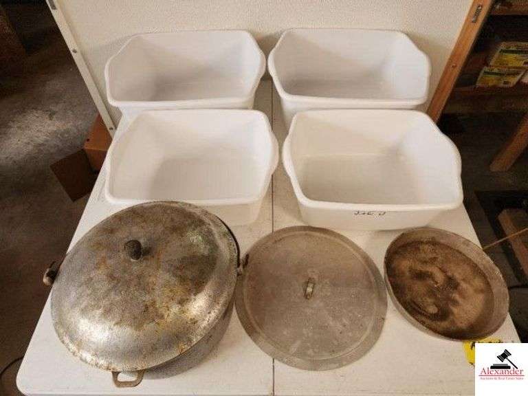 DUTCH OVEN WITH LID AND VAIL - (4) PLASTIC BUCKETS - ALUMINUM LID - ALUMINUM BAKING PAN - (TRAILER) image