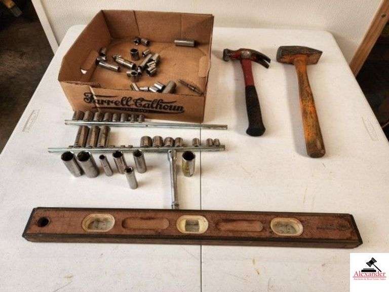 COLLECTION OF SOCKETS EXTENSIONS - SHOP HAMMER - CLAW HAMMER - BRASS & WOOD LEVEL  (SHOP) image