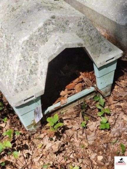 (2) FIBERGLASS DOG HOUSES- TYCRAFT FIBERGLASS BOAT HULL AND CONTENTS - (WOODS) image