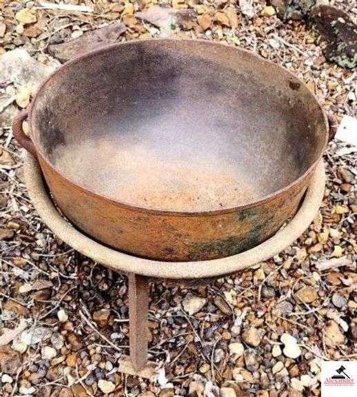 IRON KETTLE - DOUBLE HANDLES - 3 LEG STAND (AT HOUSE) image