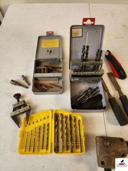 SKD SCREWDRIVER SET - NUT DRIVERS DRILLS - CLAMPS - CHISEL - SCREWDRIVER - DRILL BITS - LIGHT - 90 DEGREE ANGLE DRIVE - TAPE MEASURER - (TRAILER) image
