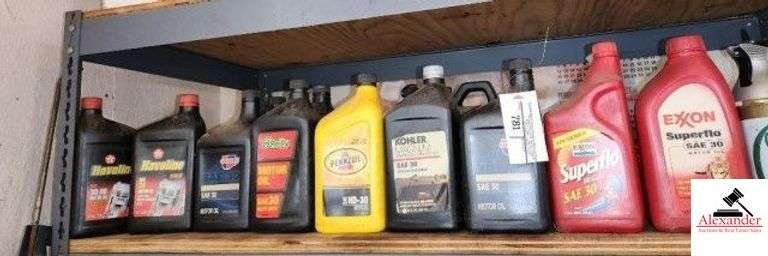 (14 QTS) MOTOR OIL O'REILLY SAE 30 - PENNZOILL SAE 30 - EXXON SUPERFLO SAE30 - HAVOLINE SAE 30 HD - SNOW & FROST MELT - SILICONE SPRAY LIBRICANT - AUTOZONE ENGINE DEGREASER - TIRE SEALANT - ARMORALL DETAILER - (SHOP) image