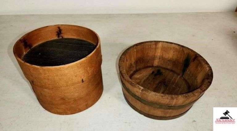ROUND WOODEN SIFTER - ROUND WOODEN BOWL WITH BRASS BANDS - (KITCHEN) image