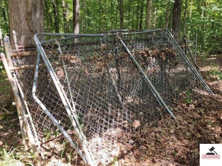 (6) CHAIN LINK FENCING PANELS - 10 FT. X 6 FT. 1 HAS GATE - 1 PANEL END IS BADLY BENT (WOODS) image