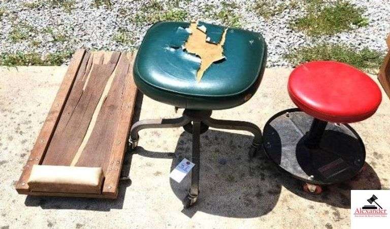 (3) SHOP STOOLS ROLLING SHOP STOOL WITH ADJUSTABLE RED SEAT - SLIGHT TEAR - OFFICE CHAIR SHOP STOOL - SEAT WORN - CREEPER - SHOWS WEAR - (SHED) image
