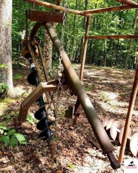3PT POST HOLE DIGGER 10" +/- AUGER - image