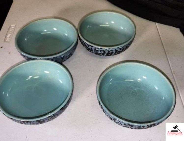(4) VINTAGE MCCOY BLUE BOWLS MARKED USA - (UPSTAIRS) image