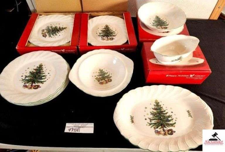 HAPPY HOLIDAY NIKKO CHRISTMAS PLATES (12) PLATES - GRAVY BOWL WITH STAND - SERVING BOWL - PLATTER - SALAD BOWL 8.5IN - (HOUSE- BEDROOM) image