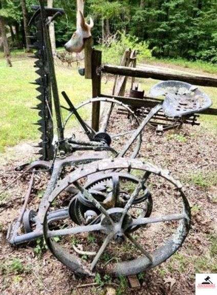 HORSE DRAWN SICKLE MOWER JOHN DEERE #1 - CLEAT WHEELS - METAL SEAT - END GUARD BENT - (OUTSIDE) image