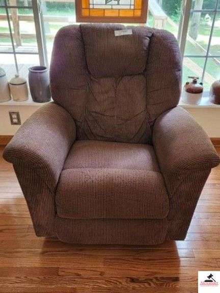ELECTRIC RECLINER - POWER BACK AND FOOT REST - WORKS - (LR) image