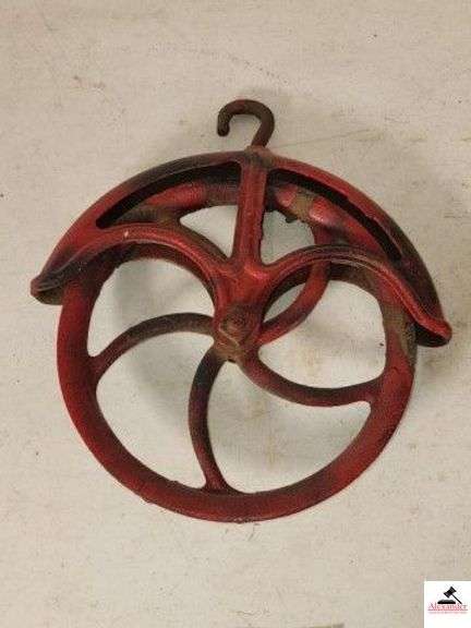 VINTAGE WELL PULLEY 10" DIAMETER - PAINTED RED - (GARAGE) image