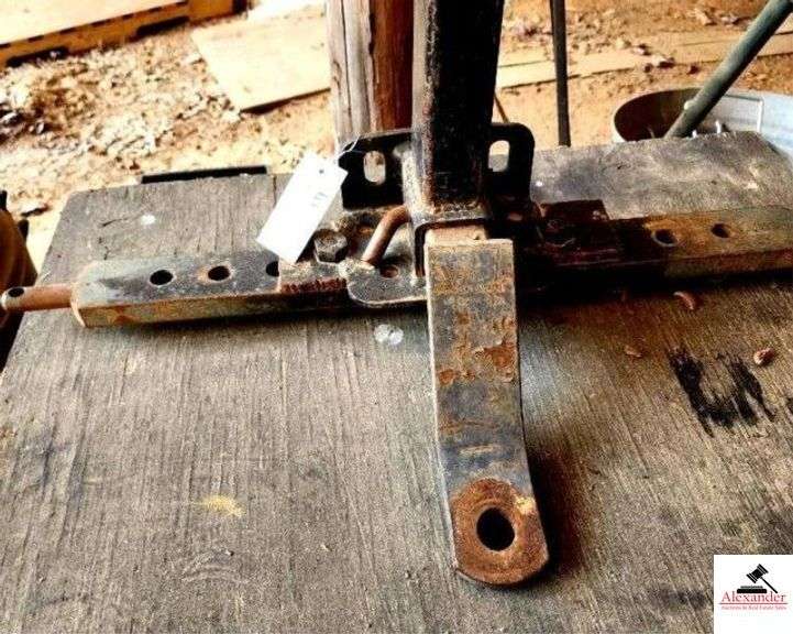 3PT DRAW BAR WITH TRAILER HITCH (IMP SHED) image