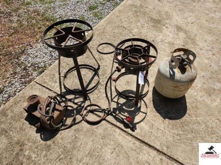 (2) GAS COOKER STANDS - HOSE - PROPANE TANK - (SHED) image