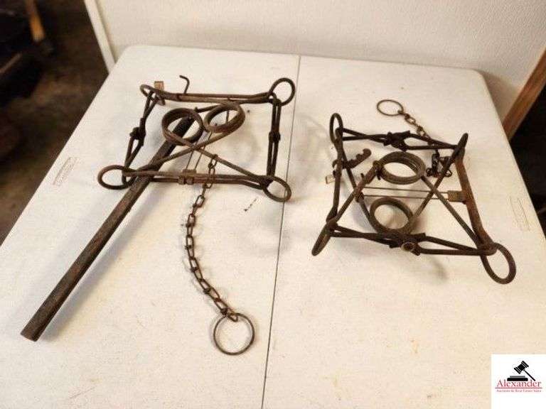 (2) CARNIVORE STEEL TRAPS (TRAILER) image