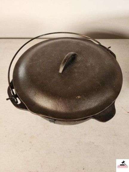 DUTCH OVEN #10 MARKED DO- WIRE VAIL - SEASONED - CLEAN - LOOP HANDLE - (GARAGE) image