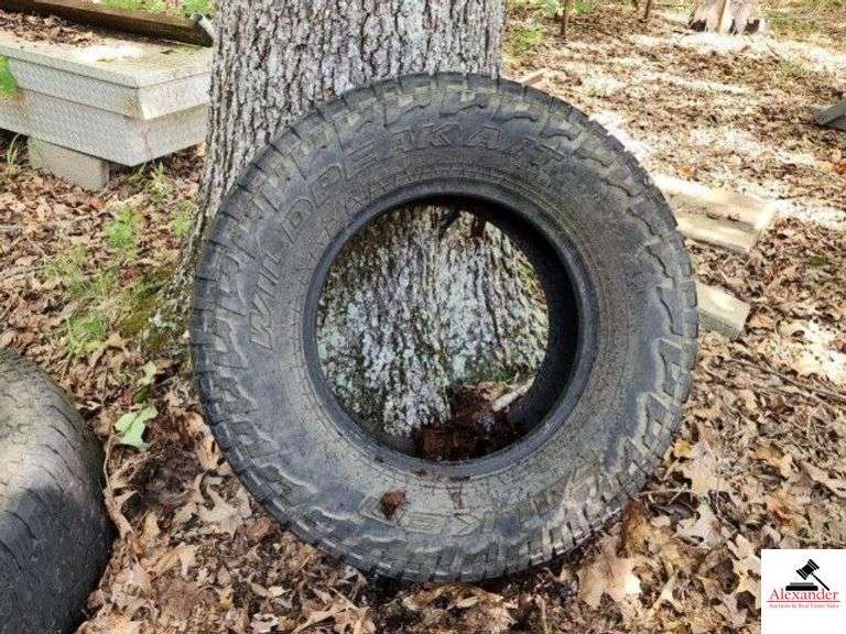 (5) TIRES (USED) - T285/70R17 WILD PETE TRUCK TIRE (WOODS) image