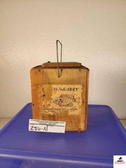 KATCH-N-KARRY ROACH TRAP AND BAIT BUCKET DIRECTION - PARTS OF THE LOGO ARE MISSING - MANUFACTURING CO JACKSON, TN - WIRE VAIL IS GOOD - (LR) image