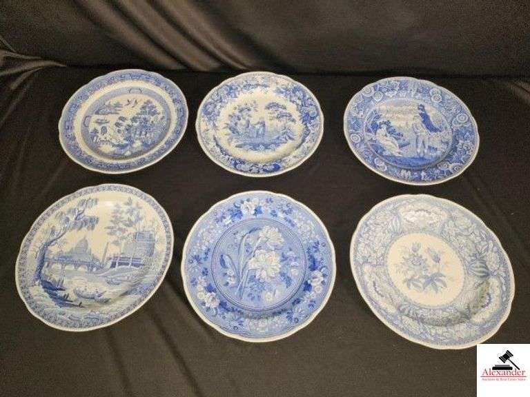 (6) 10" VICTORIAN PLATES - THE SPODE BLUE ROOM COLLECTION: "WILLOW" FIRST INTRODUCED CIRCA 1790, "ROME" FIRST INTRODUCED CIRCA 1811, "WOODMAN" FIRST INTRODUCED CIRCA 1816, "BOTANICAL" FIRST INTRODUCED CIRCA 1820, "GIRL AT THE WELL" FIRST INTRODUCED CIRCA 1822, "FLORAL" FIRST INTRODUCED CIRCA 1830 - BOX - (BACK BEDROOM) image