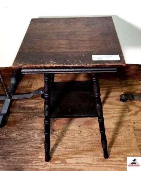 OAK SQUARE TABLE - 16 1/2" X 16" 2 - 4 LEGS SOME OF FINISH IS WORN (UPSTAIRS) image