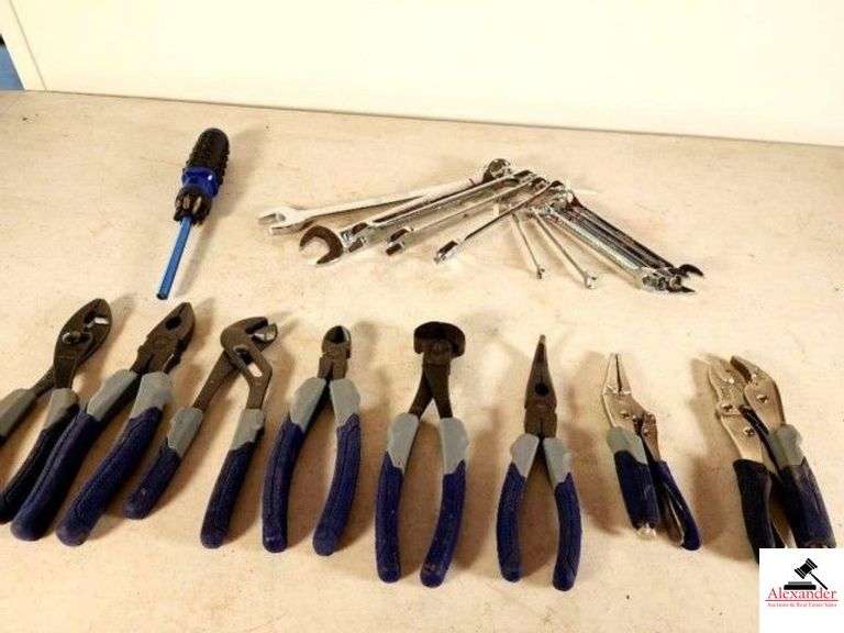 WRENCHES -SCREWDRIVER SET - 1/4" TO 7/8" - 8 KOBALT CHROME PLIERS - (GARAGE) image