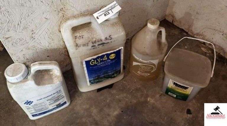 GLY-4 PLUSE HERBICIDE - 2.5 GALLON JUG - SAYS FOR ARMY WORMS WROTE ON TOP - ANT KILLER SUPER FOAM MAXIMUM STRENGTH EXPANDING FOARM  COIL CLEANER - HAVOC CHUNKS KILLS RATS AND MICE - TURK MARKER BLUE (SHOP) image