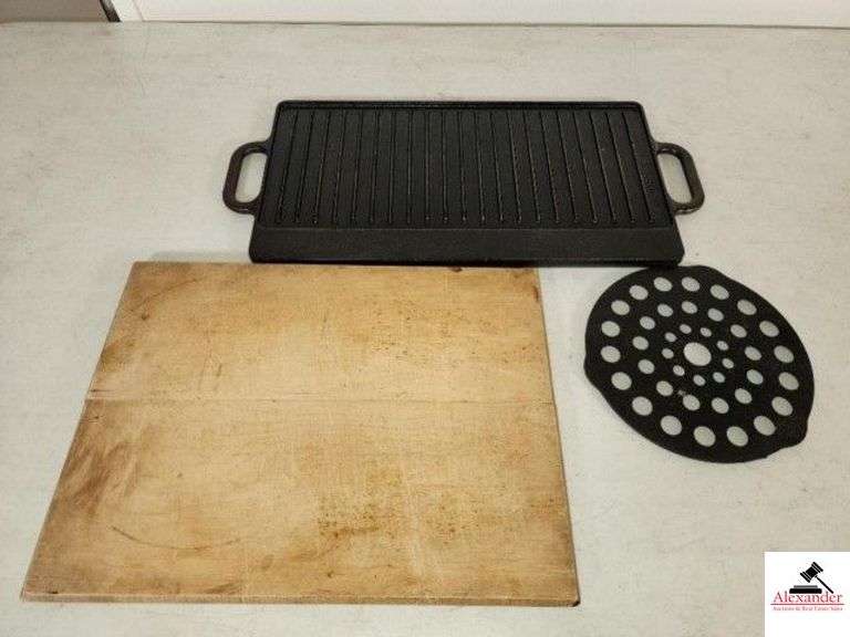 LODGE CAST IRON COOKING GRIDDLE 7GI2 - TRIVET VINTAGE WOOD CUTTING BOARD - (KITCHEN) image