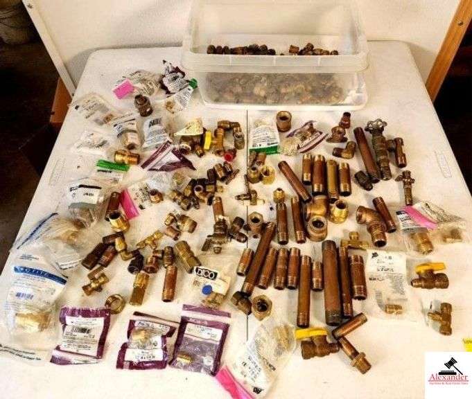COLLECTION OF BRASS PIPES CONNECTORS - USED BRASS "T"S - LARGE ASSORTMENT - FEW MISC PCS - (SHOP) image