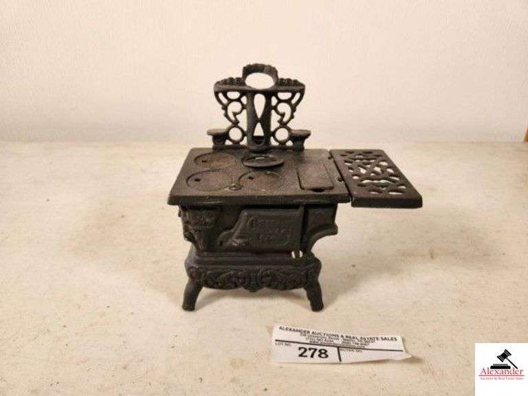 CRESENT SALESMAN SAMPLE COOK STOVE WROUGHT IRON (GARAGE) image