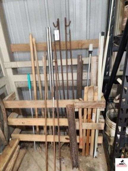 (4) PCS OF REBAR TWO STAINLESS PIPES - CAIVEN INDUSTRIES COPPER ROD 24" #GAI625801ISTED44DE -2 PCS IRON - 2 HATCHET HANDLES - (FIBERGLASS ANTENNAS) - USED HANDLES - ALUMINIUM LADDER JACK - (SHED) image