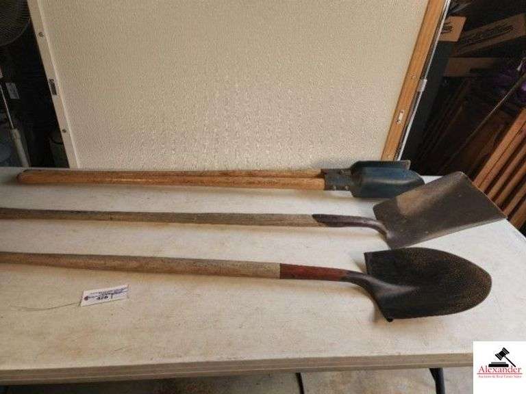 POST HOLE DIGGER=DIGGING SHOVEL - FLAT SHOVEL (SHED) image