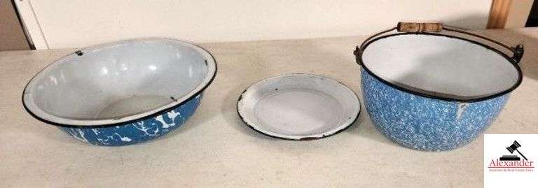 AQUA BLUE & WHITE SWIRL GRANITEWARE 12" BOWL BASIN (FEW CHIPS) - SMALL PLATE (CLIPS) & BLUE SWIRL GRANTEWARE BUCKET WITH VAIL HANDLE (NW BEDROOM) image