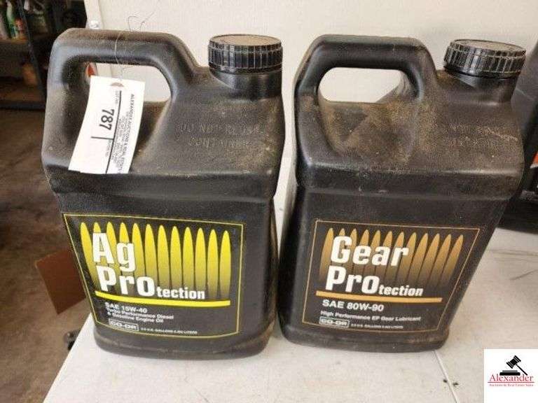 CO-OP AG PROTECTION SAW 15W-40 TURBO PERFORMANCE DIESEL & GASOLINE ENGINE OIL 2.5 GAL & CO-OP GEAR PROTECTION SAE 80W-90 HIGH PERFORMANCE EP GEAR LUBRICANT 2.5 GAL - (SHOP) image