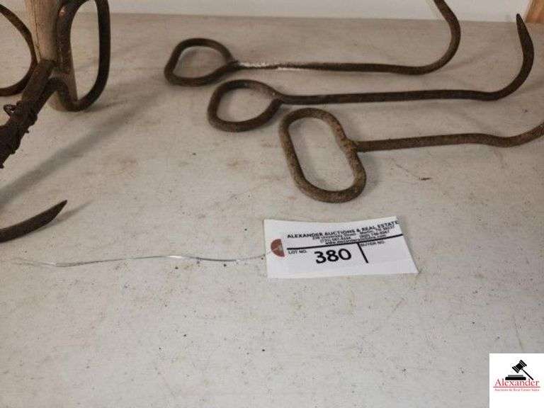 (6) VINTAGE HAY HOOKS 4 IRON - 2 WOOD HANDLE - VARIOUS LENGTHS - APPEAR TO BE MOSTLY FORGE MADE - (GARAGE) image