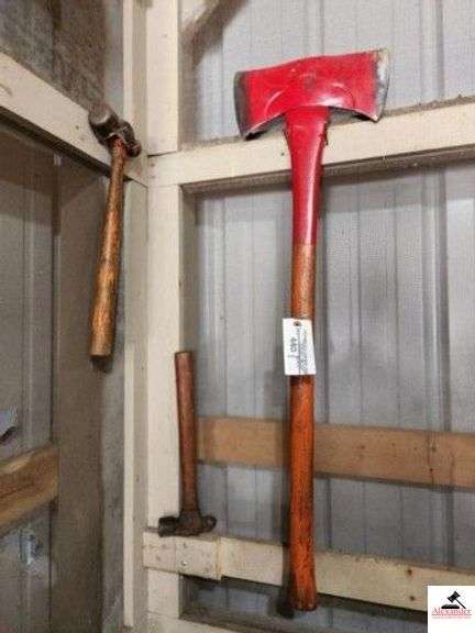 DOUBLE BLADE AXE PAINTED RED - TWO SHOP HAMMERS - (SHED) image