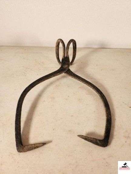 VINTAGE ICE TONGS SHOWS SOME AGE WEAR - POINTS ARE SHARP - (GARAGE) image