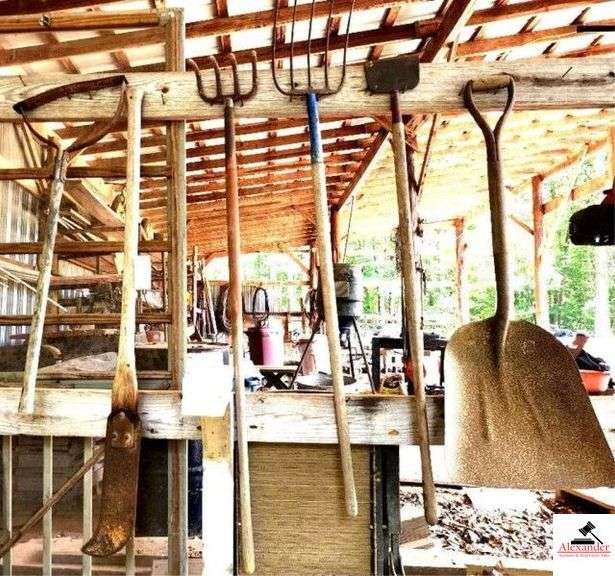 BRAIR BLADE - PITCH FORK HAND SCRAPER - GARDEN RAKE - SCOOP - LIVERY LAD - (IMP. SHED) image