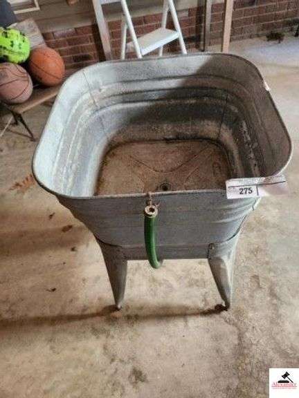 GALVANIZED METAL WASH TUB WITH METAL LEGS 4 LEGS WITH ROLLERS - GOOD CONDITION - (GARAGE) image