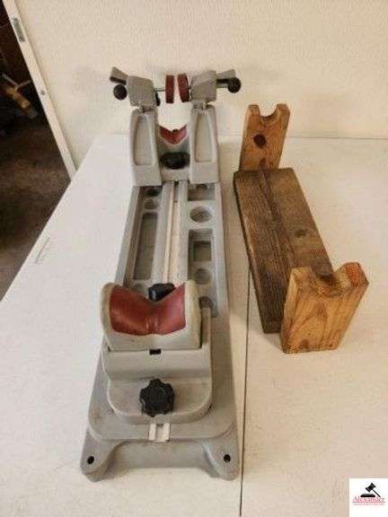 TIPTON BEST GUN VISE WOOD RIFLE REST - (SHED) image