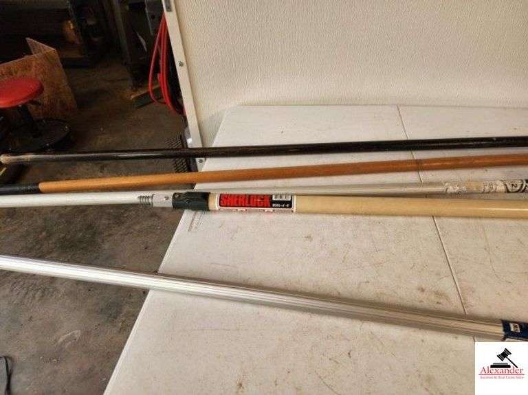 WOOSTER SHERLOCK 4-8' ADJUSTABLE ROLLER HANDLE ROUGHNECK RUBBERMAID PAINT ROLLER HANDLE - PRO 12' ADJUSTABLE ROLLER HANDLE - SHOP BROOM - (SHOP) image