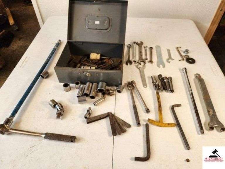 RACHET & EXTENSION HAND SOCKETS - ADAPTERS - EXTENSIONS - HEX WRENCHES - THICKNESS GAUGES - MICS WRENCHES - (TRAILER) image