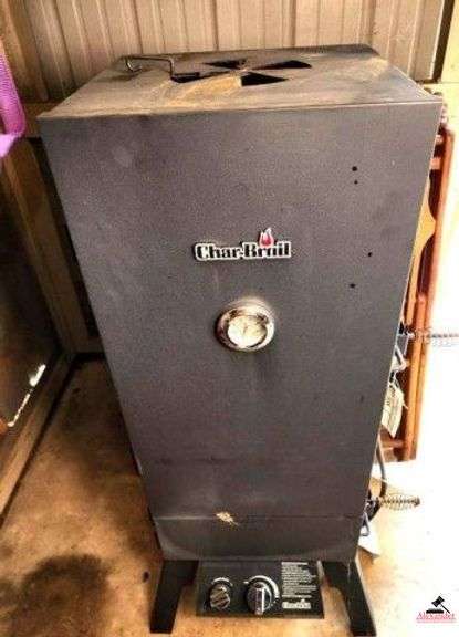CHARBROIL PROPANE SMOKER COMES WITH 1/2 TO 3/4 FULL PROPANE TANK - (SHED) image