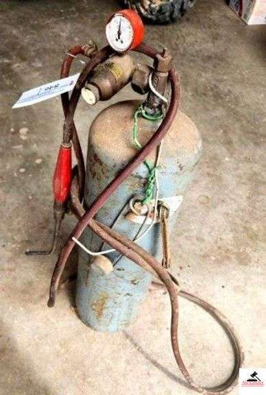 SMALL ACETYLENE SET W/ SMALL TANK & HOSES GAUGE IS DAMAGED AND LOOSE - (SHOP) image