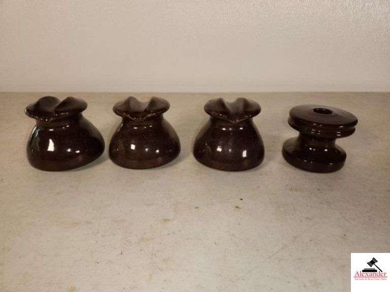 (3) SADDLE TOP INSULATORS & WIRE ROLLER (GARAGE) image