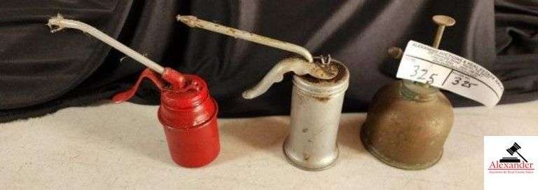 VINTAGE BRASS EAGLE OIL CAN PUMP SPRAY MADE IN USA - RUSTIC METAL OIL CAN - SHOWS SOME WEAR & RUST - RED PAINTED PUMP CAN - SILVER PUMP OIL CAN (GARAGE) image