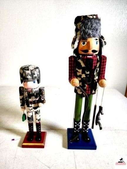 (2) NUTCRACKERS HUNTER - CAMO CAP & JACKET - SMALL NUTCRACKER 9.7" - CAMO SOILDER (UPSTAIRS) image