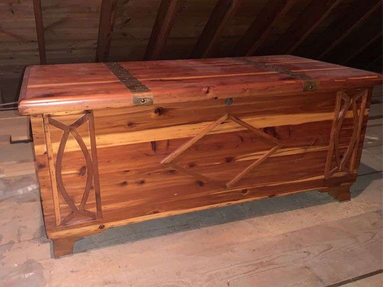 Vintage The Standard Red Cedar Chest Company Cedar Chest with Copper Bands…..pristine condition