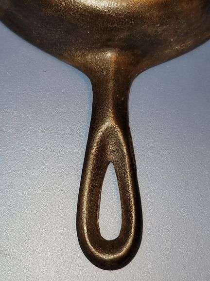 Single notch Lodge 1930s #3 skillet, MM 3, No wobble, no spin