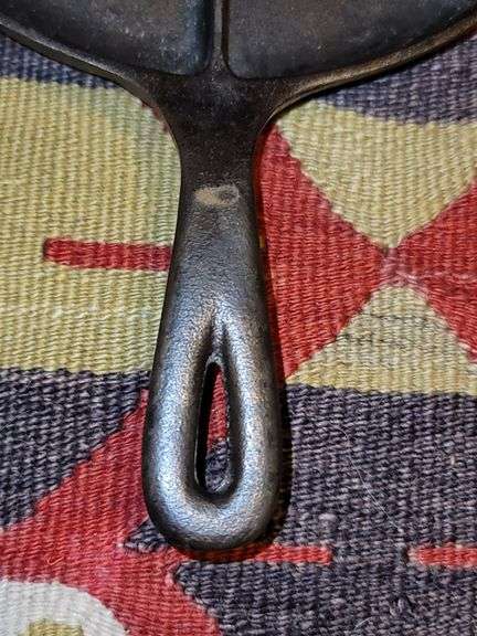 Cast iron #8 corn bread skillet, 8 pieces, MM H